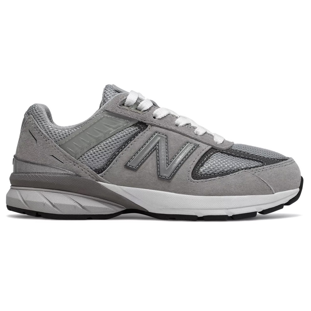 New Balance 990v5 - Grey - Boy’s Size 6 = Women’s Size 7.5
